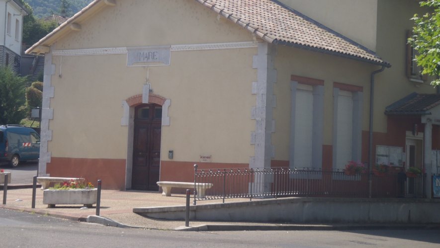 La mairie de Gagnières, place de la Mairie